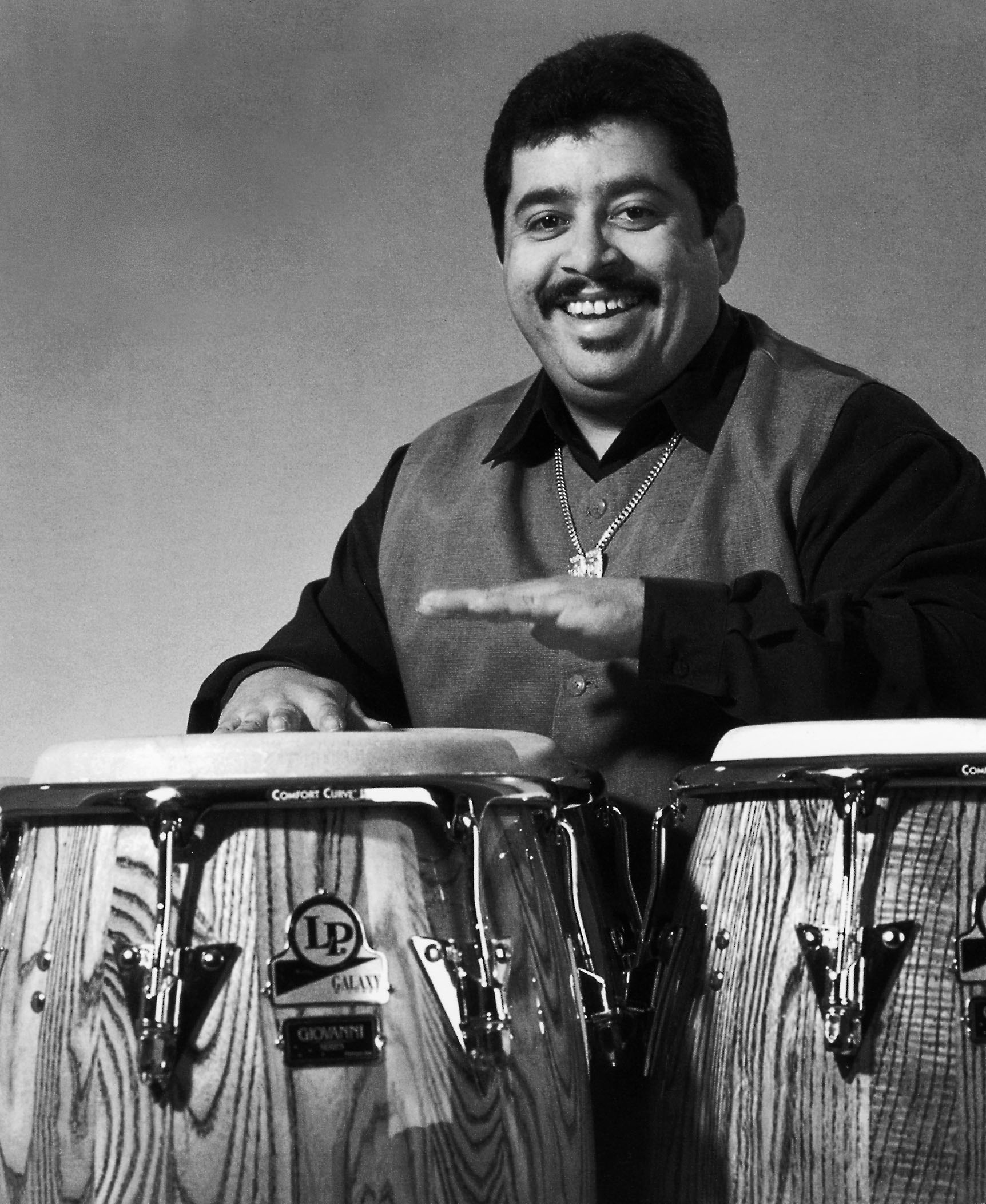 Giovanni Hidalgo percusión